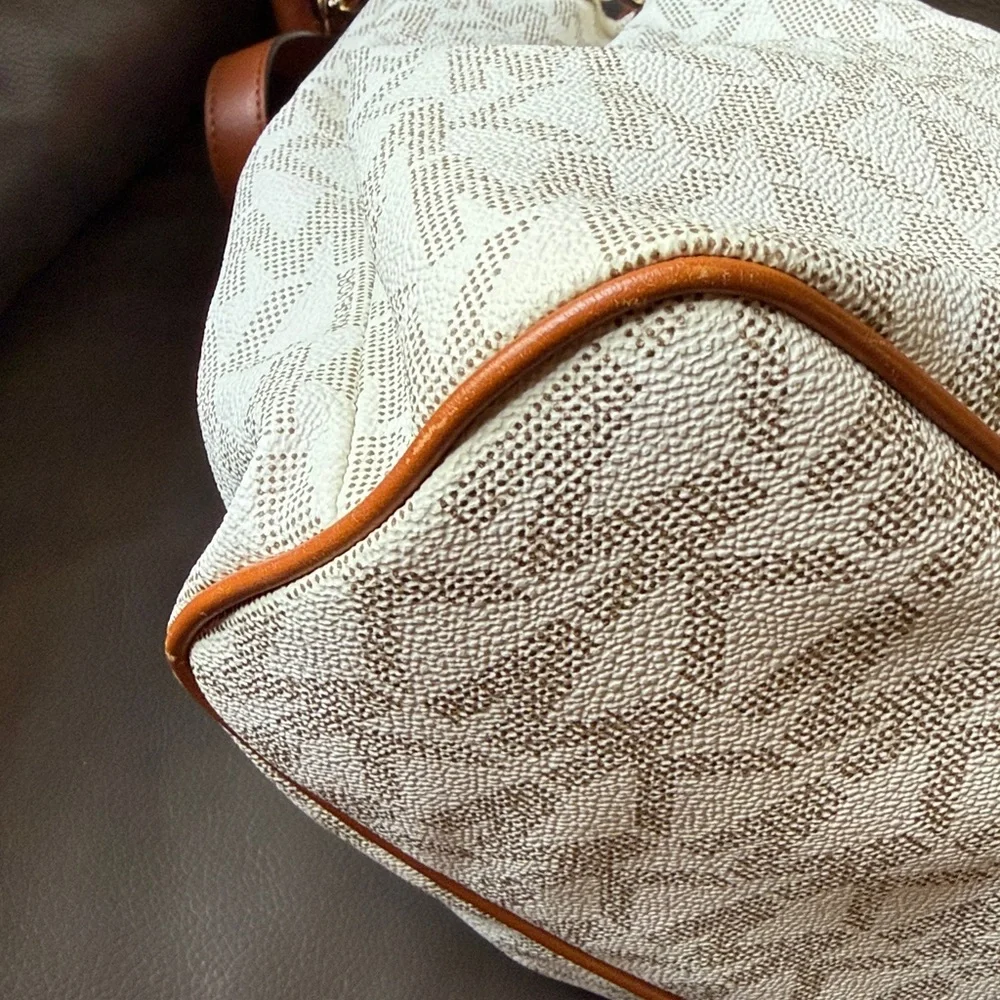 Michael Kors Cream Vanilla Monogram MK Shoulder Bag with Gold Accents - Picture 9 of 14